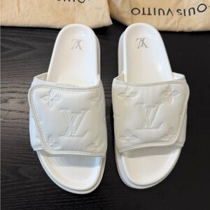 ❤️ Authenic Louis Vuitton White Slide Sandals